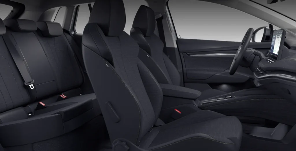 SKODA-Elroq-150kW-204CV-63kWh-interior-trasera.webp