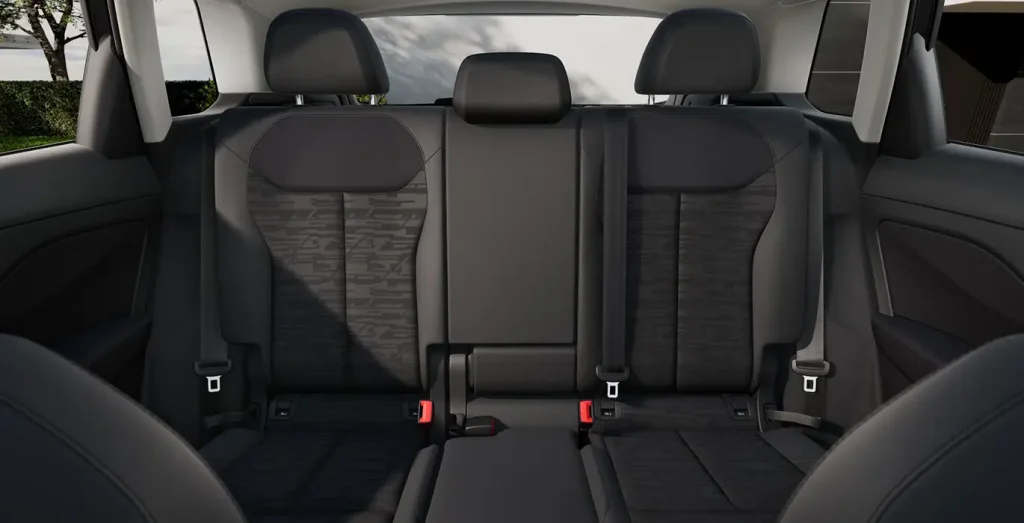 Audi-Q3-Advanced-TFSI-110kW-S-Tronic-interior-trasera.webp